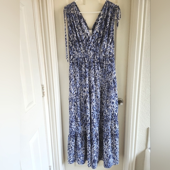 Maggy London Sloan Tiered Maxi Dress Abstract Swirt Print In White/Navy Size 10 - Picture 4 of 6